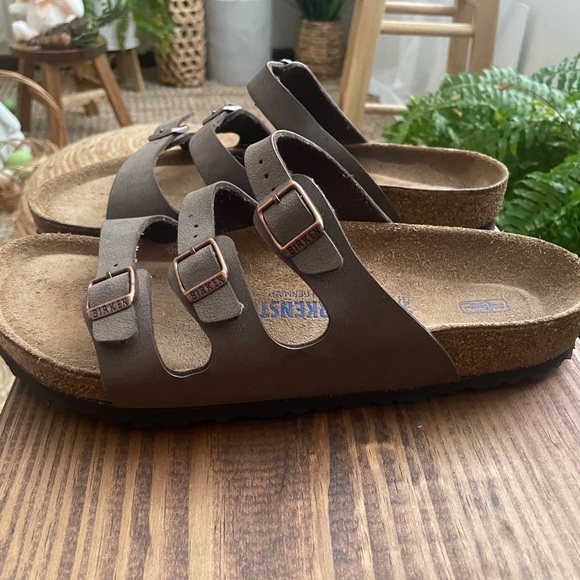 Women size 11 Birkenstock’s - Picture 1 of 4